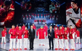 中国龙染上时尚色 中国里约奥运体育代表团冠军龙服正式发布